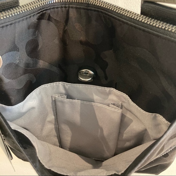 BAGGALLINI Hanover Crossbody Bag With Little  Pouch Wristlet NWT - Picture 4 of 14